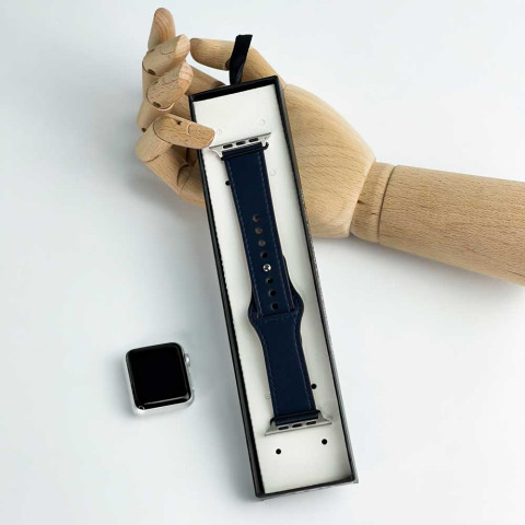 Кожаный ремешок Leather Rivet Clasp на Apple Watch 38/40/41mm Midnight blue Кожаный ремешок Leather Rivet Clasp на Apple Watch 38/40/41mm Midnight blue